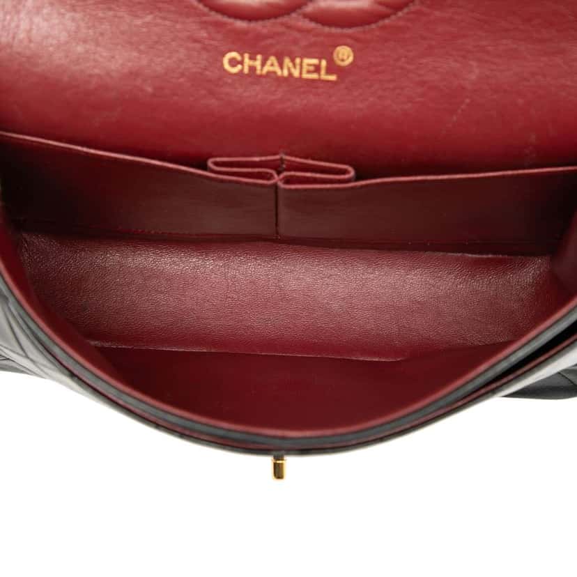 Chanel Medium Classic Lambskin Double Flap Black Leather Good condition - Model View