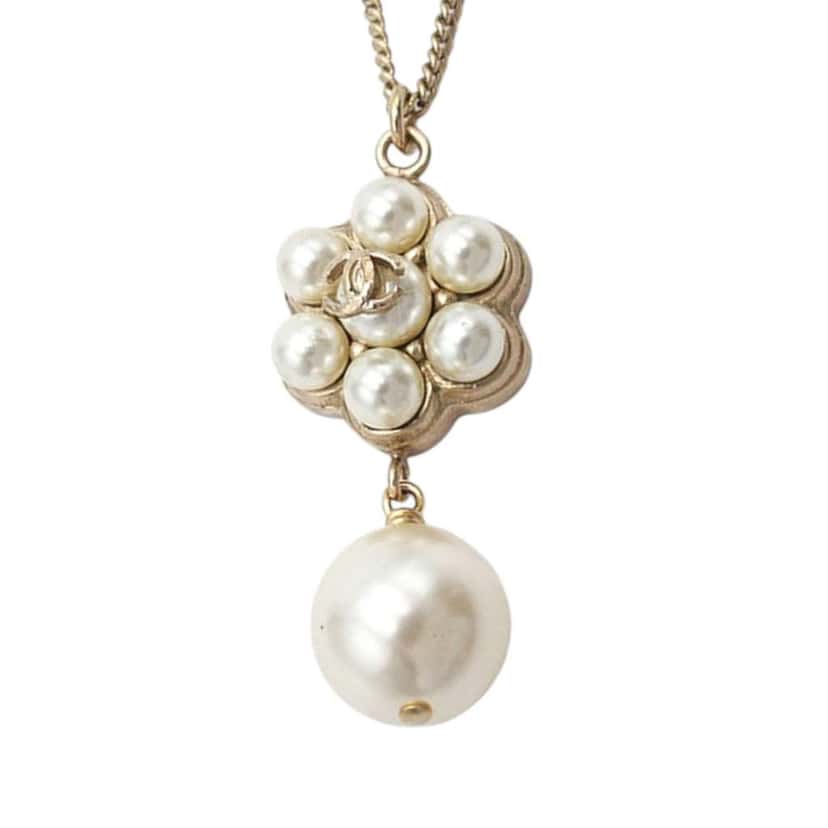 Chanel Gold Plated CC Faux Pearl Flower Drop Pendant Necklace Gold Metal Good condition - Front View