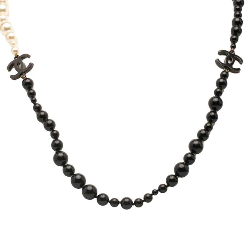 Chanel CC Faux Pearl and Bead Necklace Black Good condition - Front View