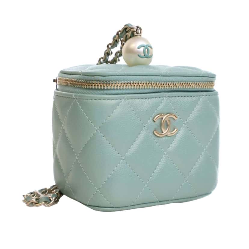 Chanel Mini Quilted Iridescent Caviar Pearl On Top Vanity Case With Chain Green Leather Good condition - Back View
