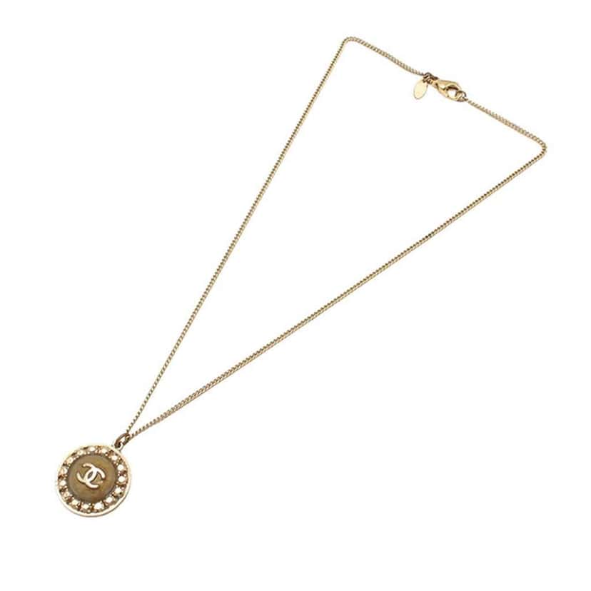 Chanel CC Gold Plated Round Pendant Necklace Gold Metal Good condition - Front View