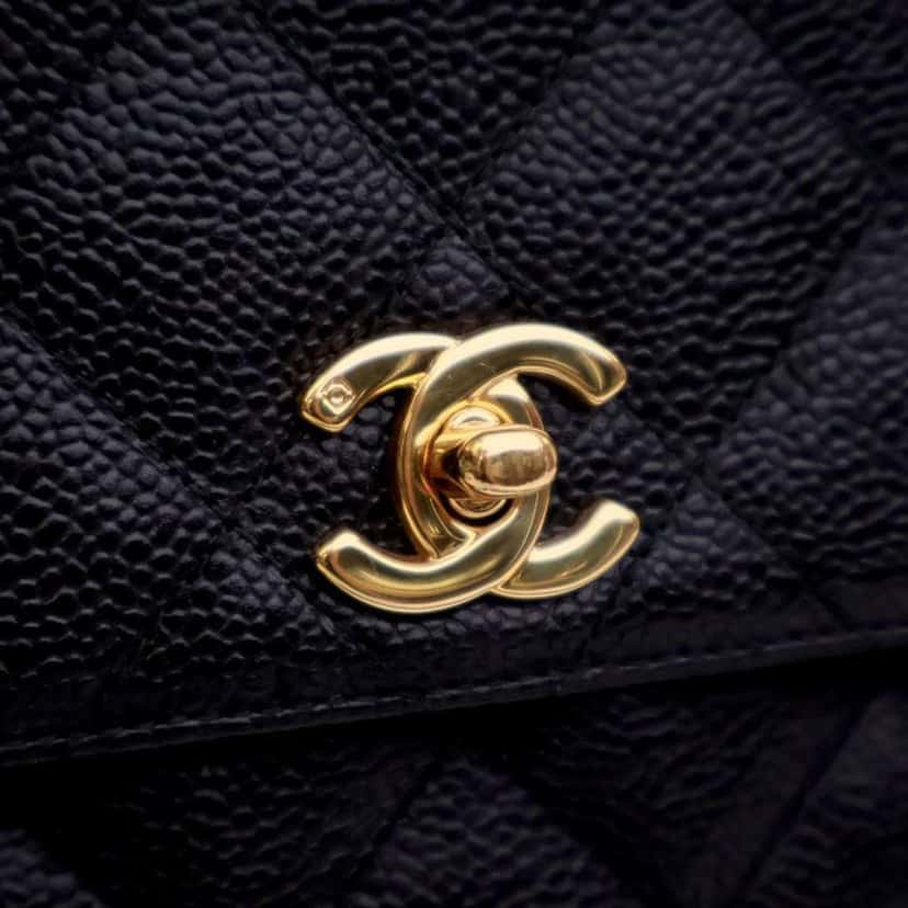 Chanel CC Quilted Caviar Turnlock Crossbody Black Leather Good condition - Box View