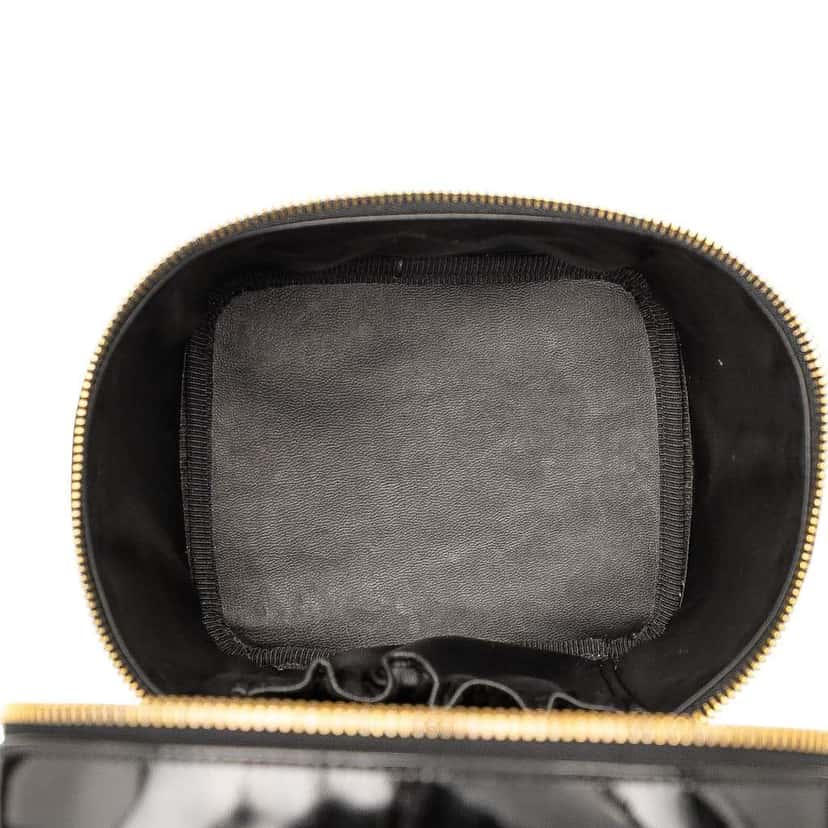 Chanel CC Patent Vanity Bag Black Leather Good condition - Box View