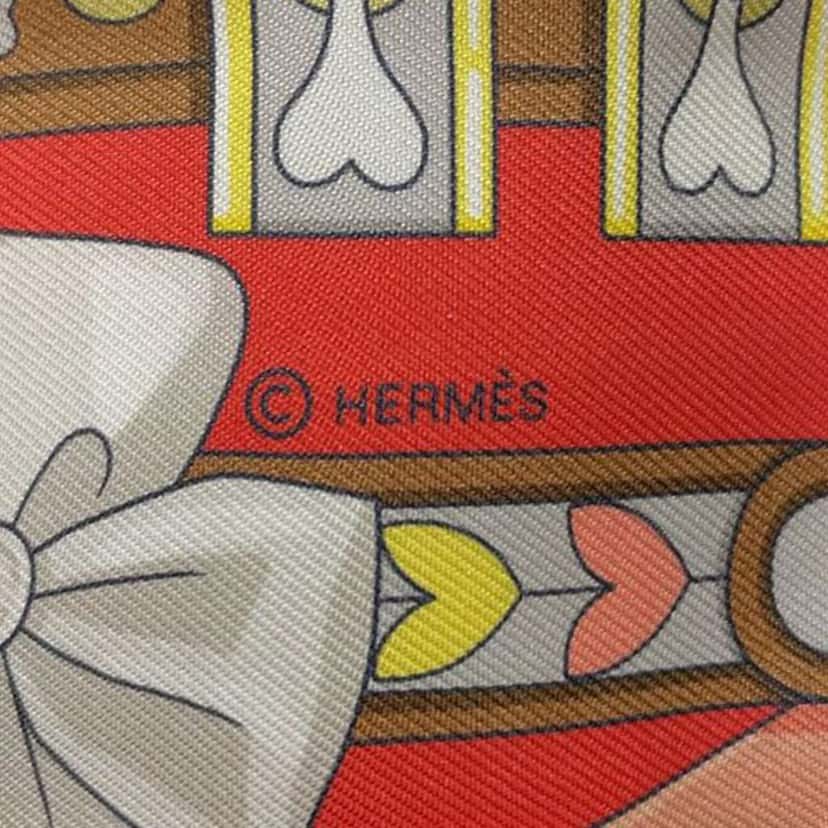 Hermès Harnais De Cour Silk Twilly Scarf Red Silk Very good condition - Model View