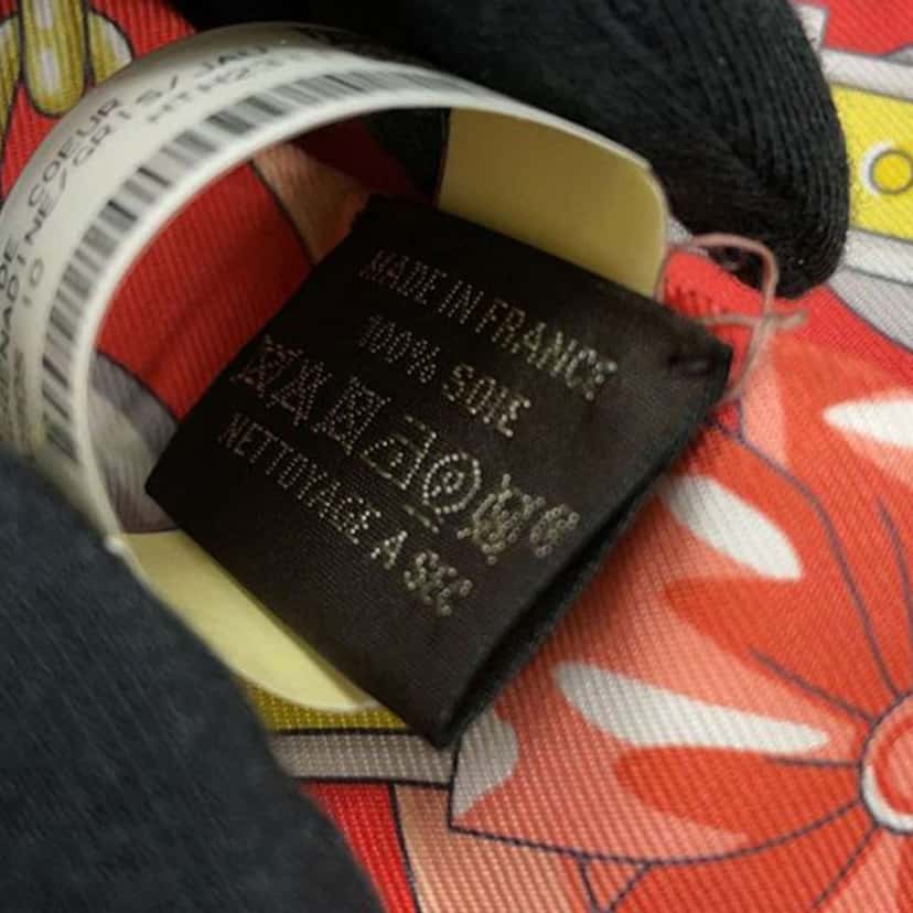 Hermès Harnais De Cour Silk Twilly Scarf Red Silk Very good condition - Box View