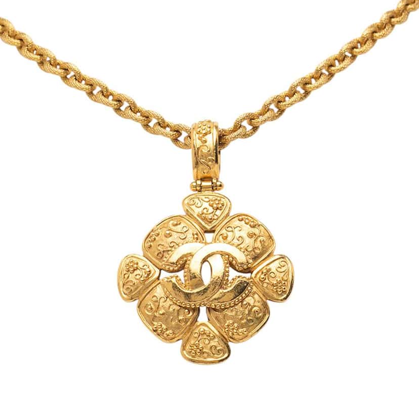 Chanel Gold Plated CC Arabesque Clover Pendant Necklace Gold Metal Good condition - Front View
