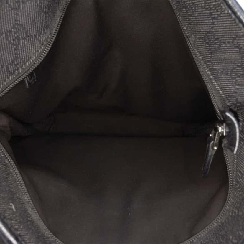 Gucci GG Denim Tote Grey Denim Good condition - Model View