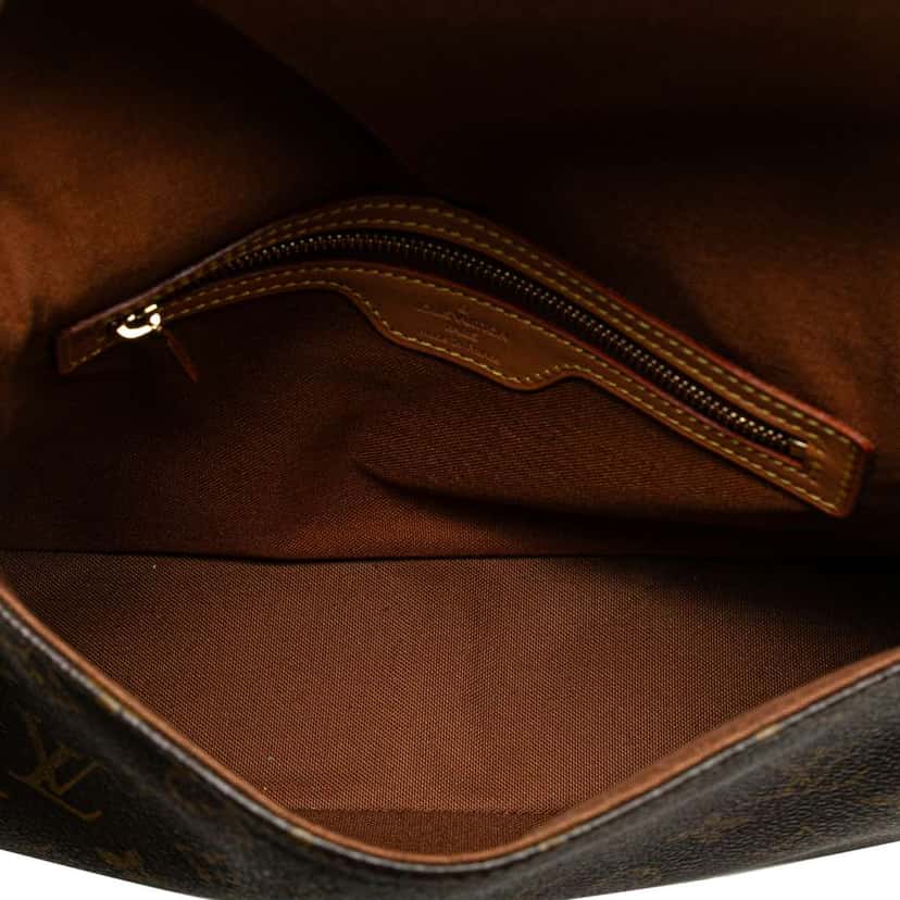 Louis Vuitton Monogram Mini Looping Brown Canvas Good condition - Model View