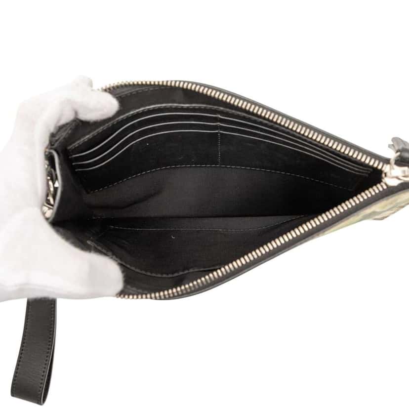 Gucci GG Supreme Blooms Clutch Brown Canvas Good condition - Model View