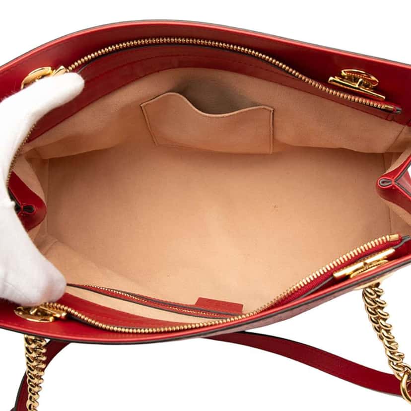 Gucci Medium Guccissima Soft Shoulder Bag Red Leather Good condition - Model View