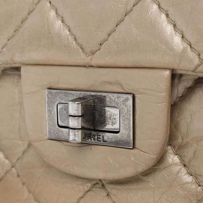 Chanel Reissue 2.55 Aged Calfskin Double Flap 226 Brown Leather Good condition - Model View