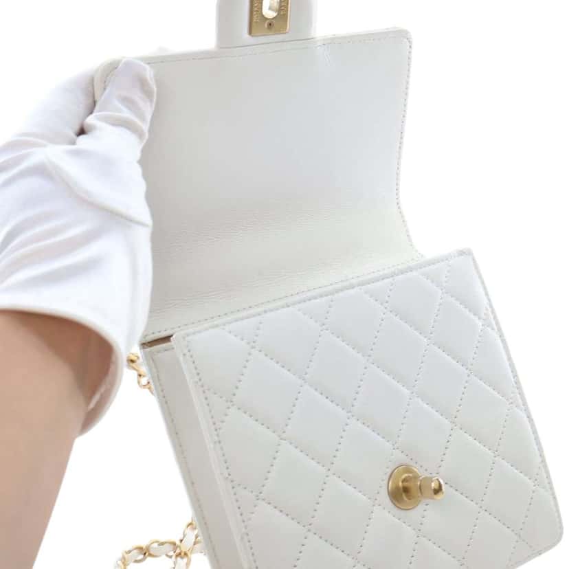Chanel Small Quilted Lambskin Chic Pearls Flap White Leather Good condition - Box View