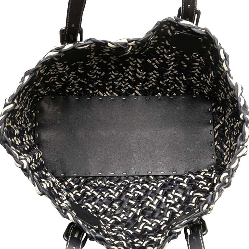 Bottega Veneta Large Leather Intrecciato Lido Tote Black Leather Good condition - Model View