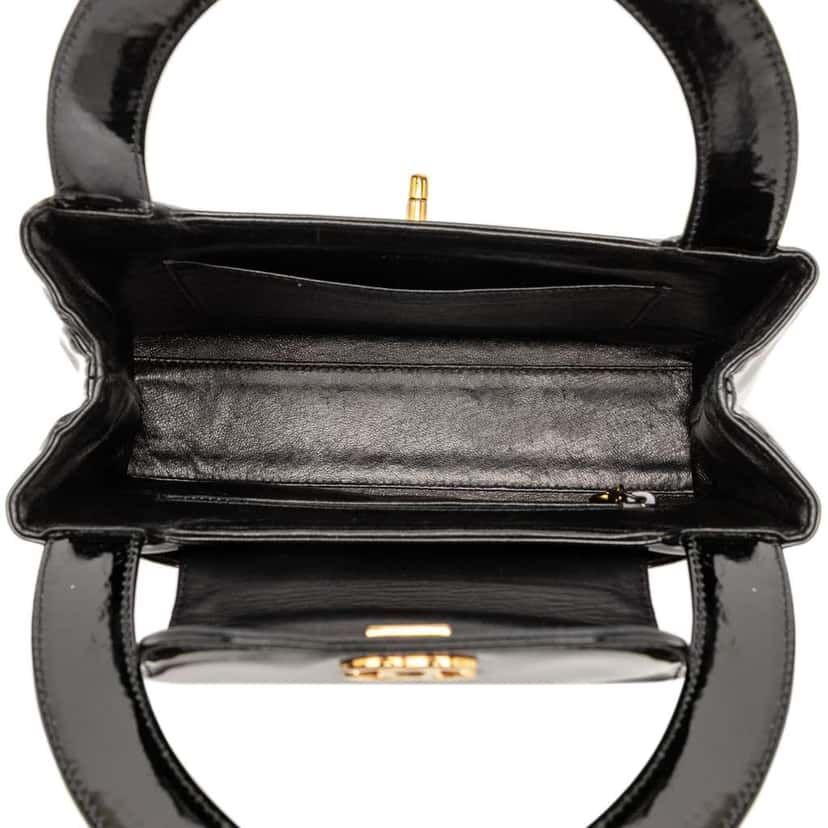 Chanel CC Patent Kelly Top Handle Flap Black Leather Good condition - Model View