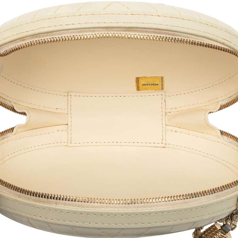 Chanel Chevron Lambskin La Pausa Evening Bag White Leather Good condition - Model View