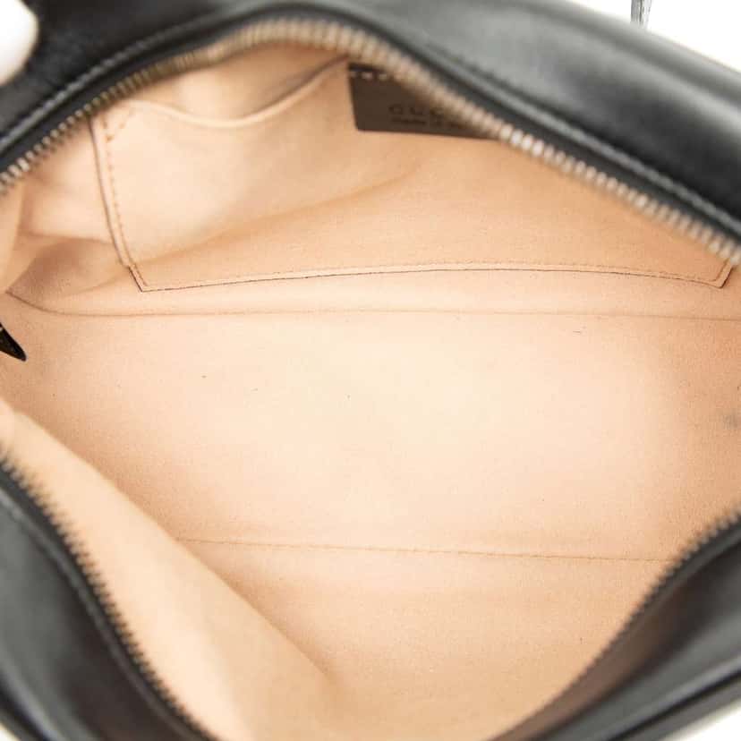 Gucci Small GG Marmont Matelasse Leather Crossbody Black Leather Good condition - Model View