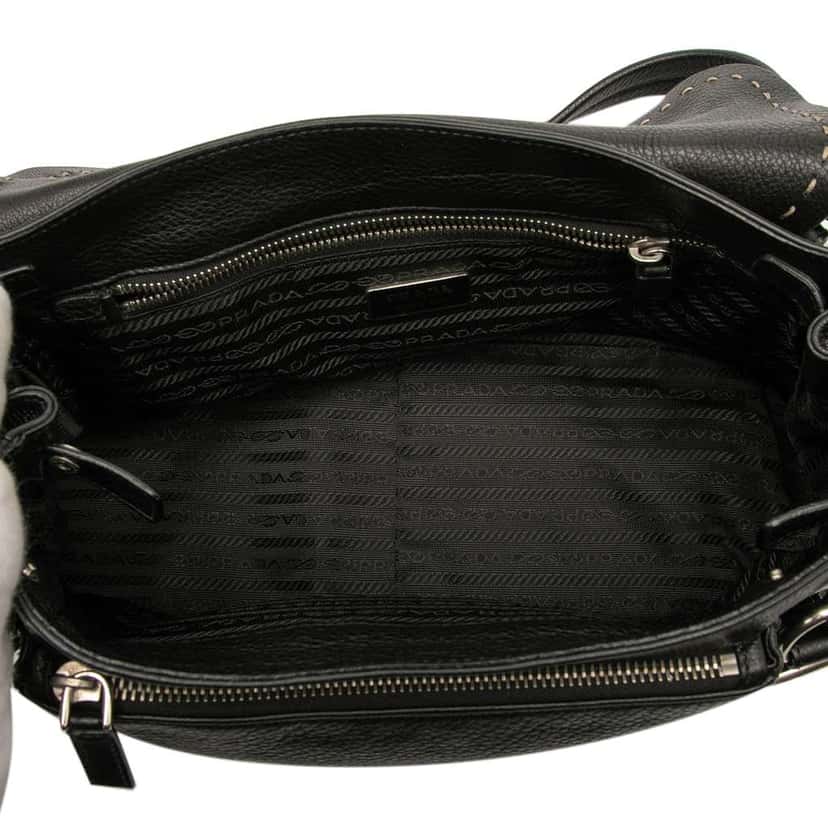 Prada Vitello Daino Pushlock Flap Black Leather Good condition - Model View