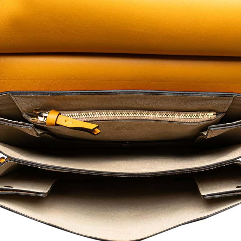 Chloé Medium Leather Faye Shoulder Bag Yellow Leather Good condition - Model View