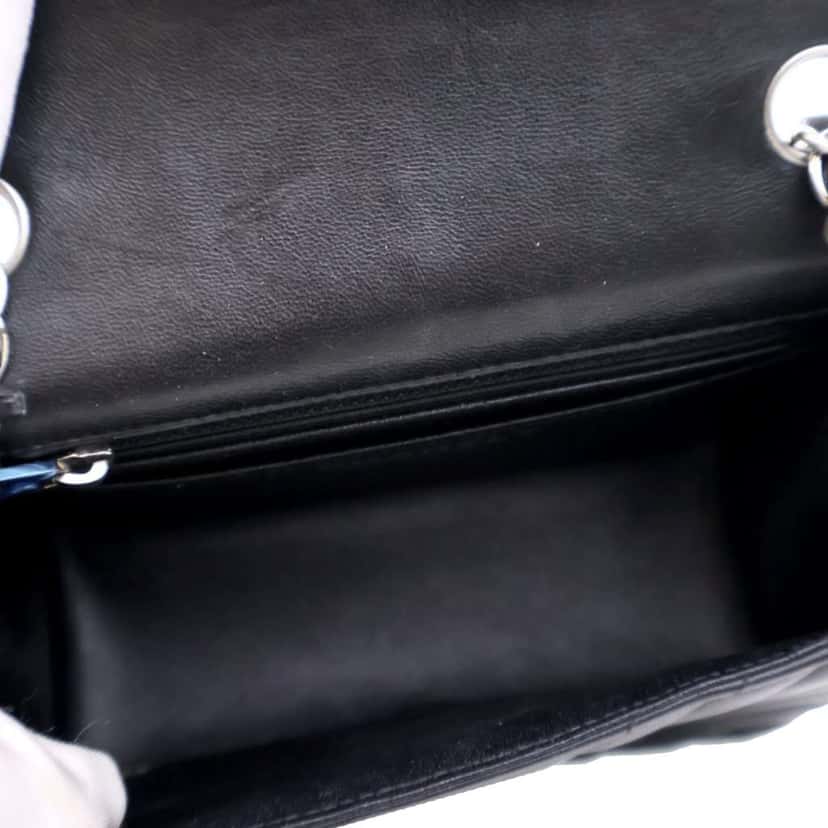Chanel Mini Square Classic Chevron Lambskin Single Flap Black Leather Good condition - Model View