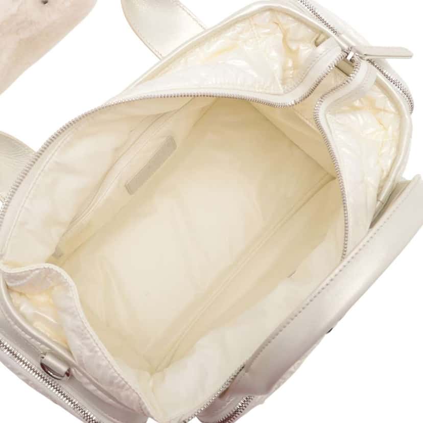 Chanel Coco Neige Quilted Nylon Bowling Bag White Good condition - Inside View
