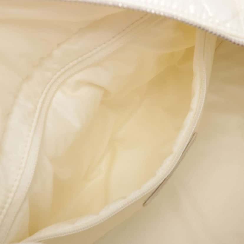 Chanel Coco Neige Quilted Nylon Bowling Bag White Good condition - Model View