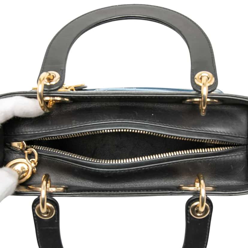 Dior Medium Calfskin Pockets Lady Dior Black Leather Good condition - Model View