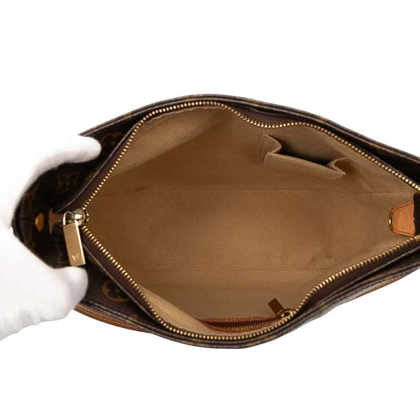 Louis Vuitton Monogram Looping GM Brown Good condition - Model View