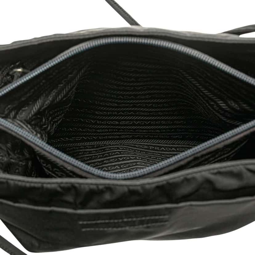 Prada Tessuto Tote Black Good condition - Model View