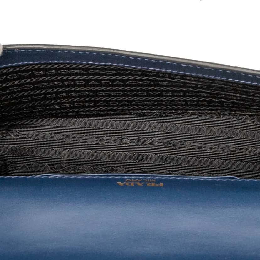 Prada Saffiano Crossbdoy Blue Leather Good condition - Model View