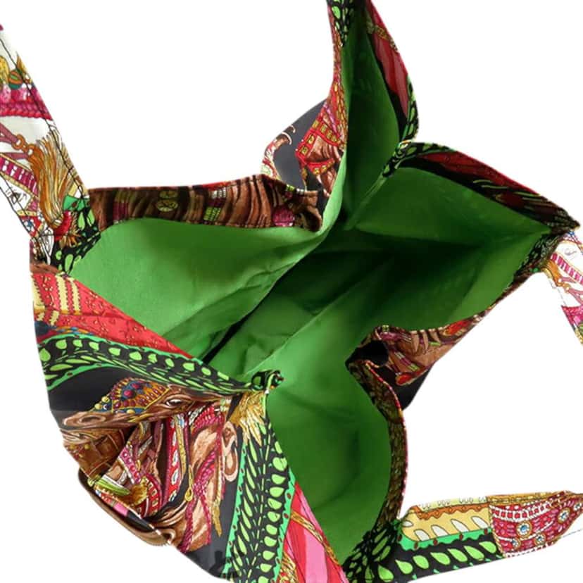 Hermès La Danse Du Cheval Marwari Silky Pop Tote Black Silk Good condition - Model View