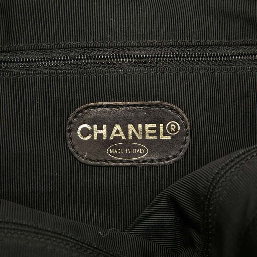 Chanel Caviar Logo Chain Shoulder Bag Black Leather Very good condition - Box View