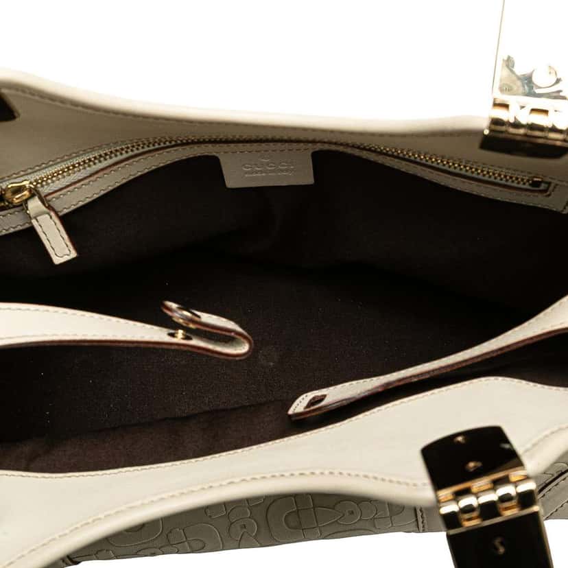 Gucci Horsebit Embossed Leather Shoulder Bag White Leather Good condition - Model View