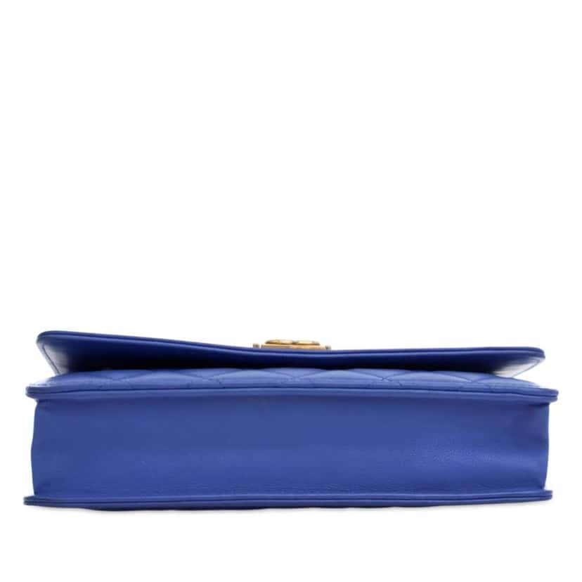 Chanel Quilted Lambskin Boy Wallet On Chain Blue Leather Good condition - Model View