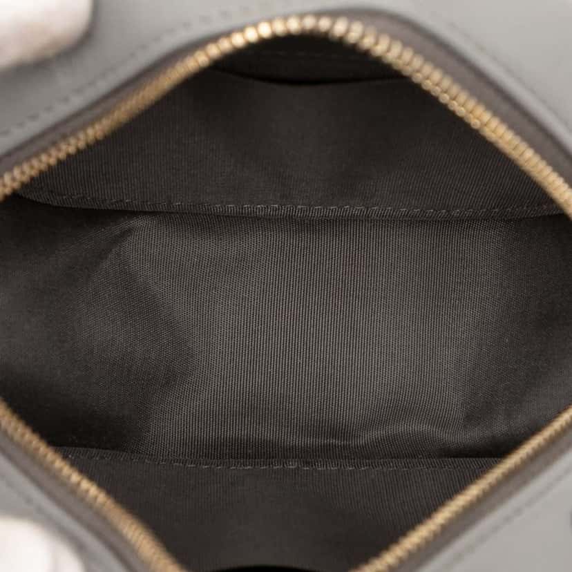 Chanel Lambskin 19 Round Clutch with Chain Grey Leather Good condition - Model View