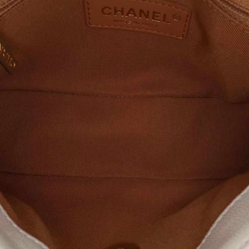 Chanel Quilted Lambskin Curved Flap White Leather Good condition - Model View