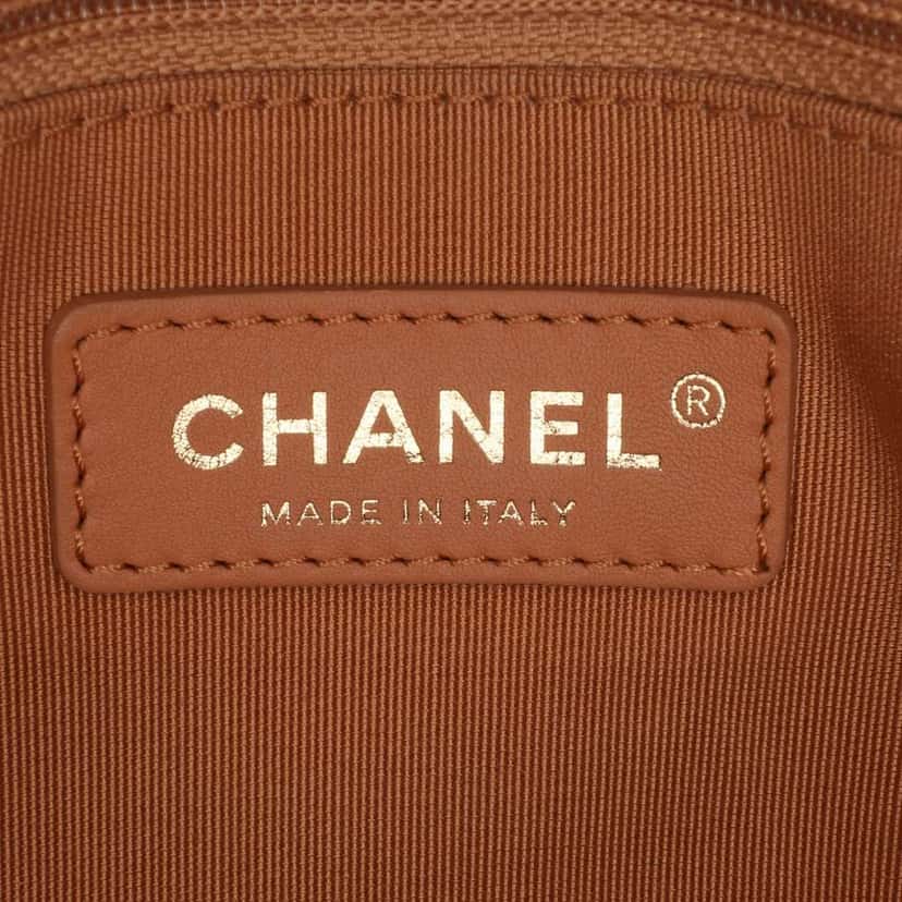 Chanel Quilted Lambskin Curved Flap White Leather Good condition - Box View