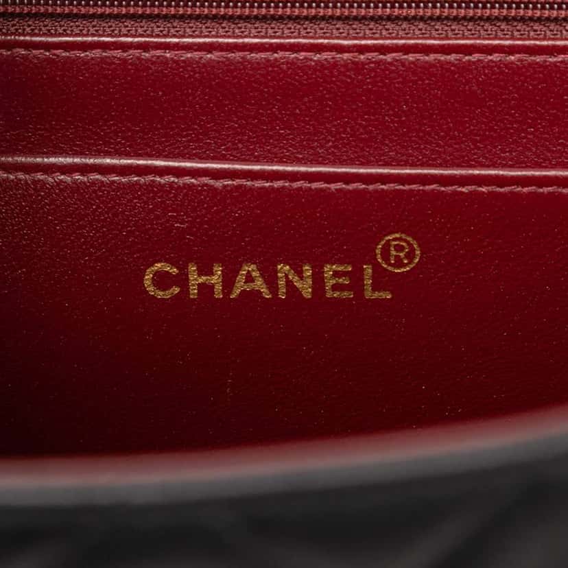 Chanel Maxi XL Classic Lambskin Single Flap Black Leather Good condition - Box View
