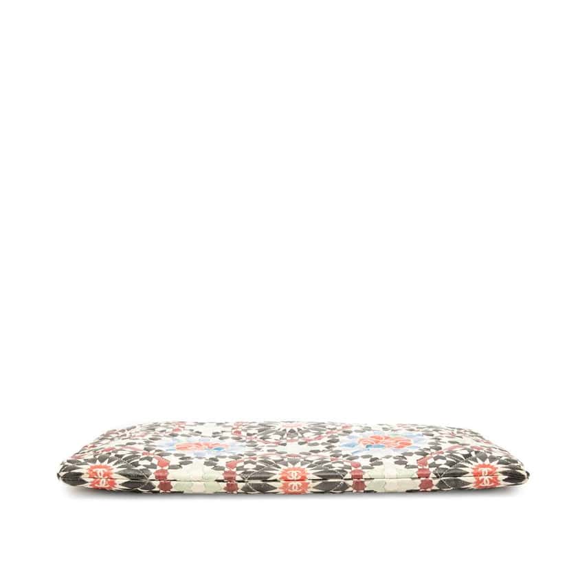 Chanel Paris Dubai Large Printed Lambskin Cosmetic Case MultiColor Leather Good condition - Inside View