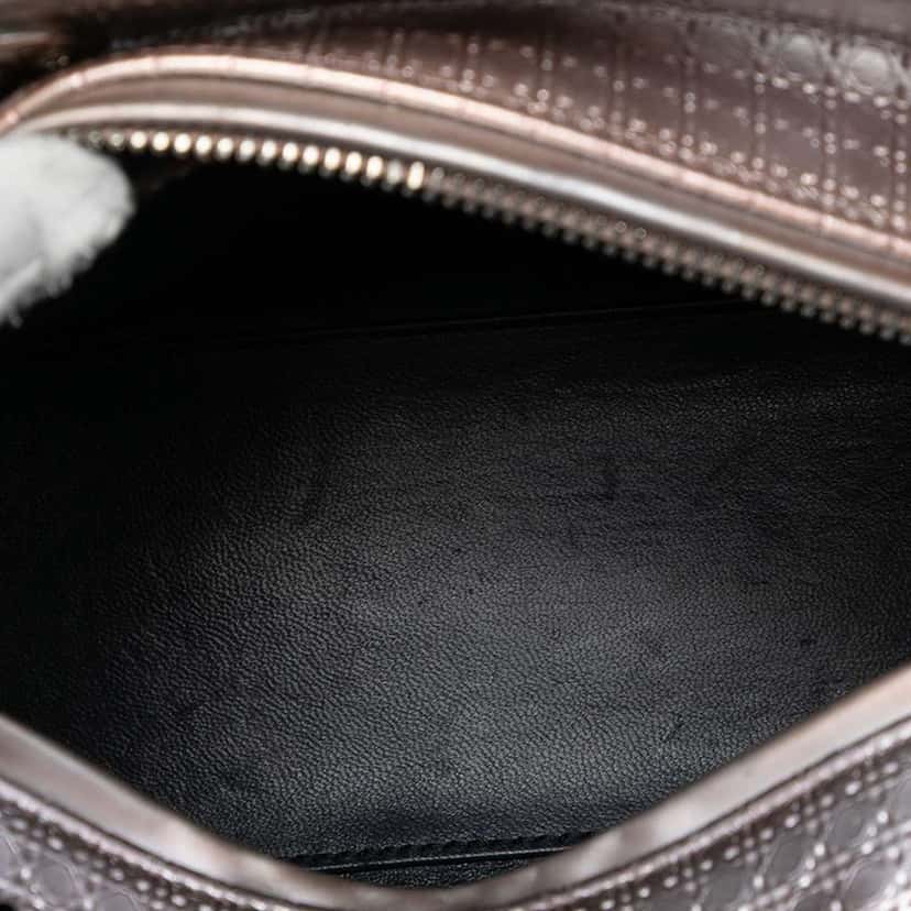 Dior Medium Metallic Patent Microcannage Lady Dior Pink Leather Very good condition - Model View