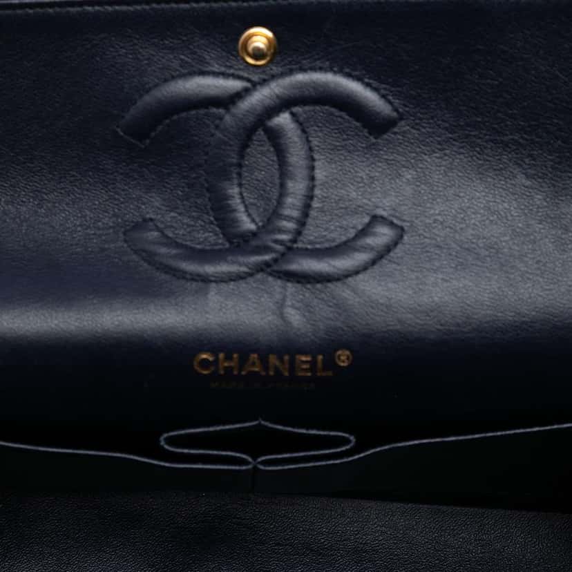 Chanel Medium Classic Caviar Double Flap Blue Leather Good condition - Model View