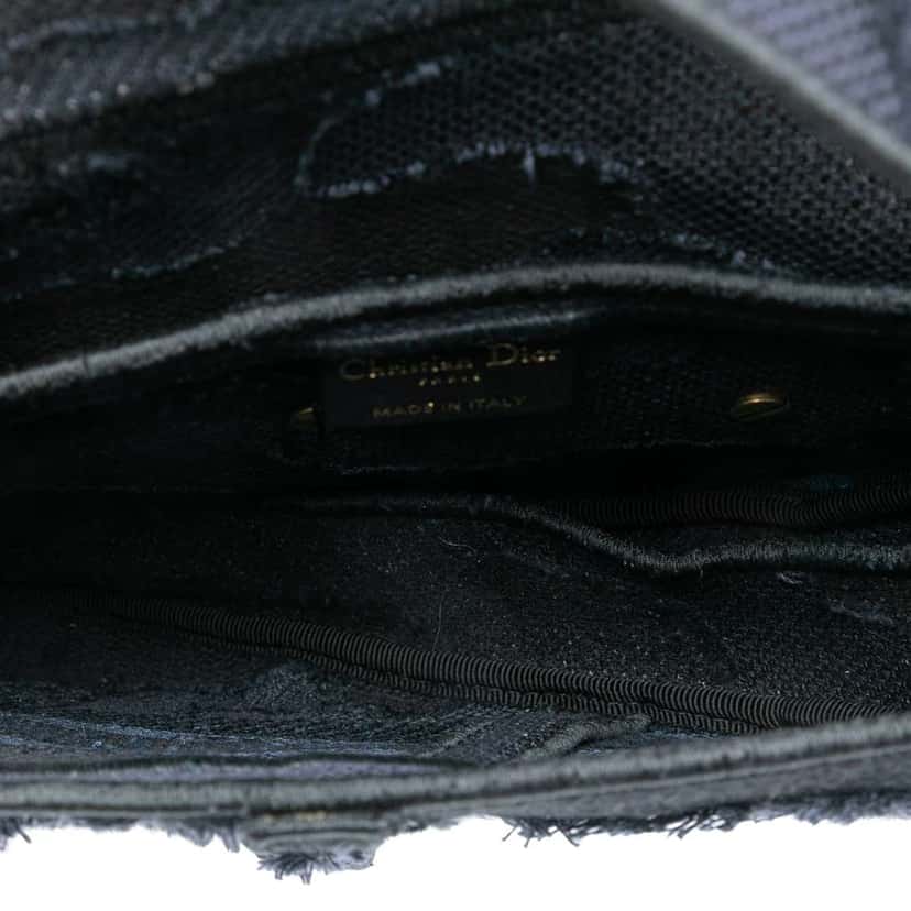 Dior Camouflage Embroidered Canvas Saddle Bag Blue Canvas Very good condition - Model View