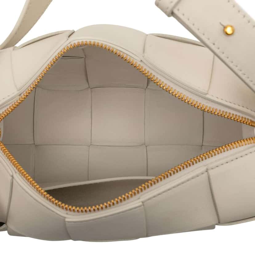 Bottega Veneta Small Nappa Intrecciato Brick Cassette White Leather Good condition - Model View