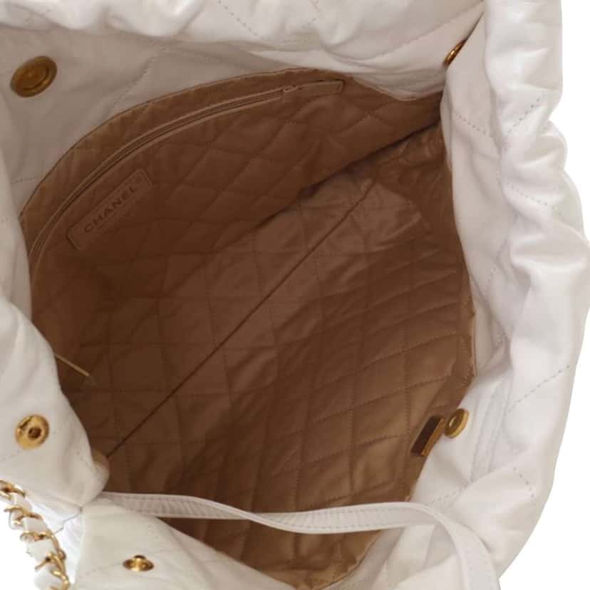 Chanel Small Goatskin 22 Handbag White Leather Very good condition - Model View