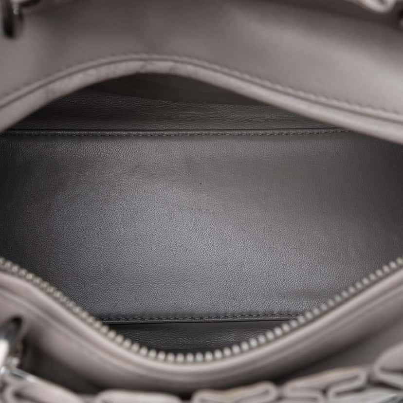 Dior Medium Lambskin Cannage Ruffle Lady Dior Grey Leather Very good condition - Model View