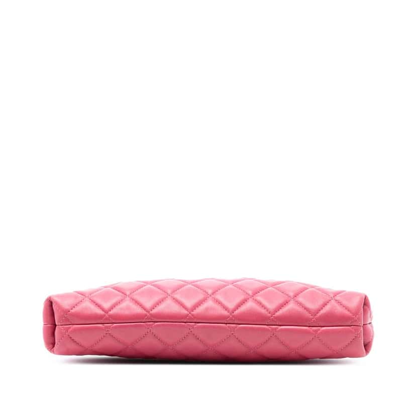 Chanel Quilted Lambskin Kiss Lock Clutch Pink Leather Very good condition - Inside View