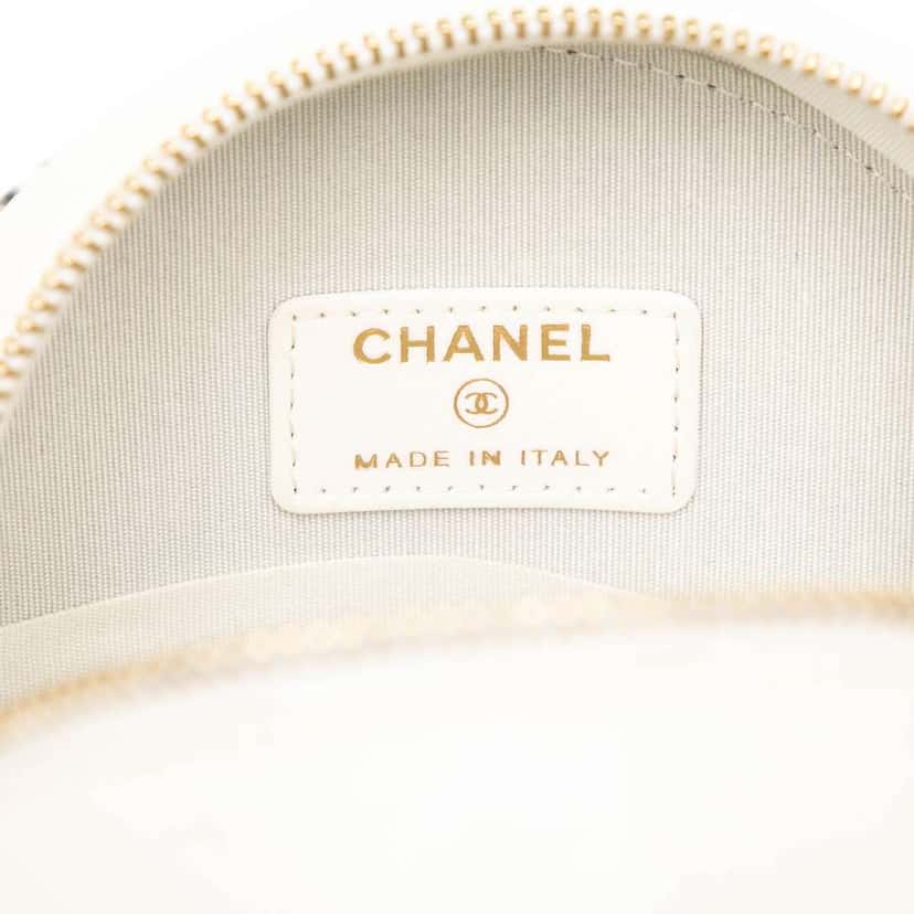 Chanel Lambskin 19 Round Clutch with Chain White Leather Good condition - Box View