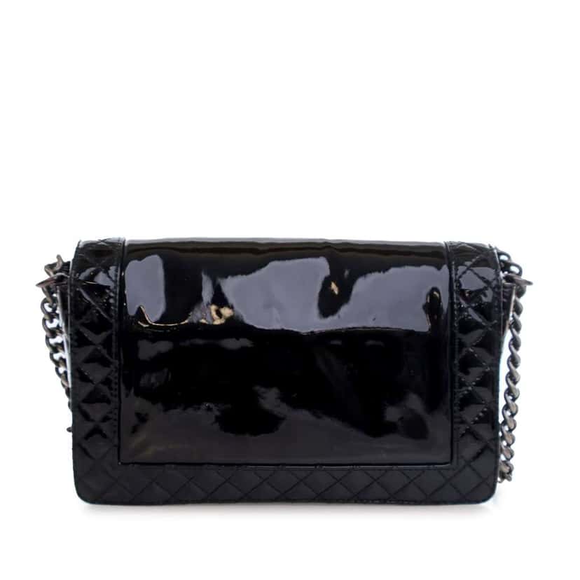 Chanel Medium Patent Boy Reverso Flap Black Leather Good condition - Back View