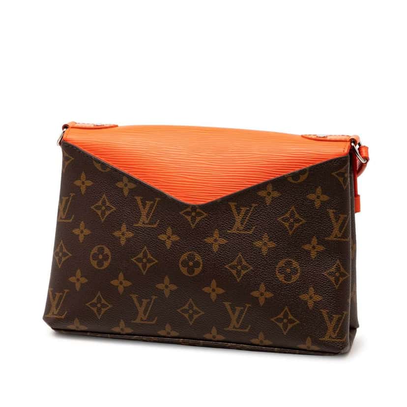 Louis Vuitton Monogram Epi Saint Michel Brown Good condition - Back View