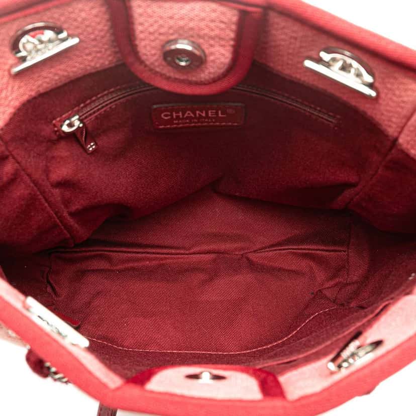 Chanel Mini Mixed Fibers Deauville Tote Red Canvas Very good condition - Model View