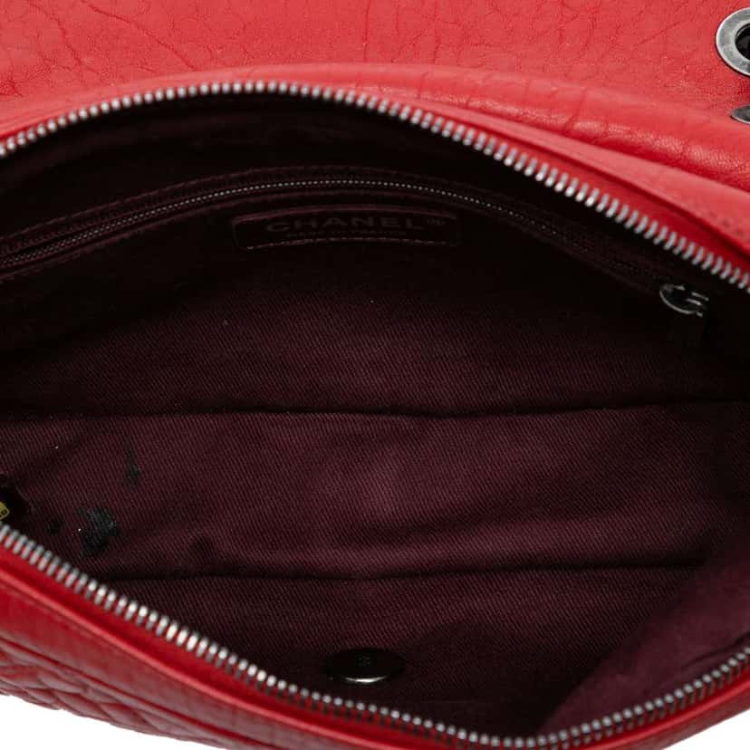 Chanel Small Quilted Distressed Calfskin Easy Flap Red Leather Good condition - Model View